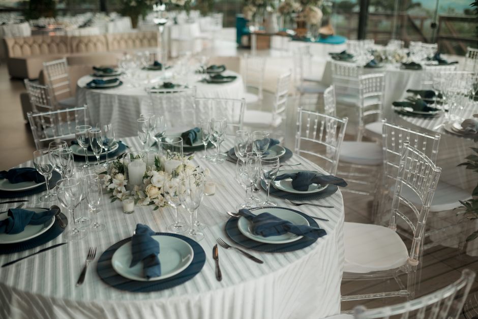Elegant wedding reception table setup